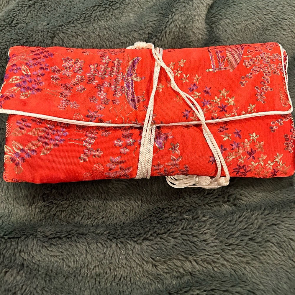 Gorgeous Jewelry Roll from Hong Kong, NWT!!